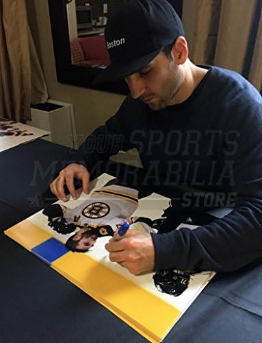 Патрис Bergeron Boston Bruins Потпишан Autographed Борбата vs Пингвините Malkin 16x20